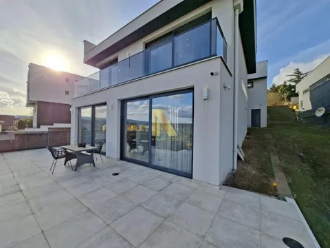 Sale, house, 230m², Tatarsko brdo, Petrovaradin - image 1