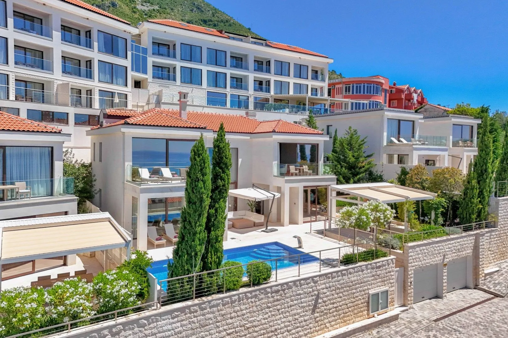 Sale, house, 279m², Drobni pijesak, Budva