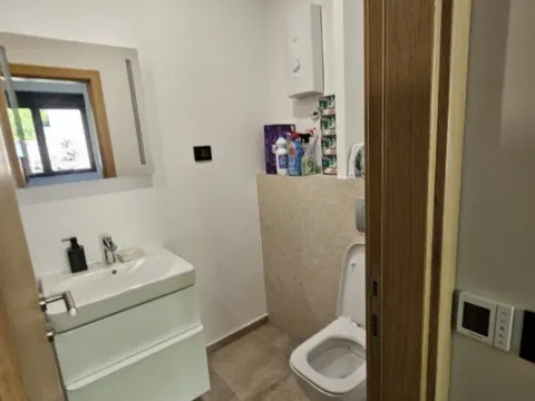 Prodaja, trosoban stan, 100m², Dobrota, Kotor - image 13