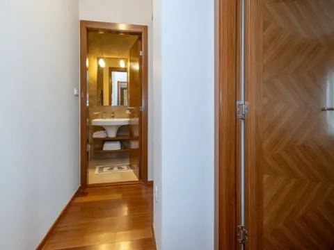 Rent, two bedroom apartment, 75m², Podgorica, Crna Gora - image 5