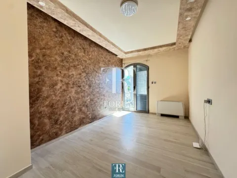 Izdavanje, kuća, 320m², Zlatica, Podgorica - image 12