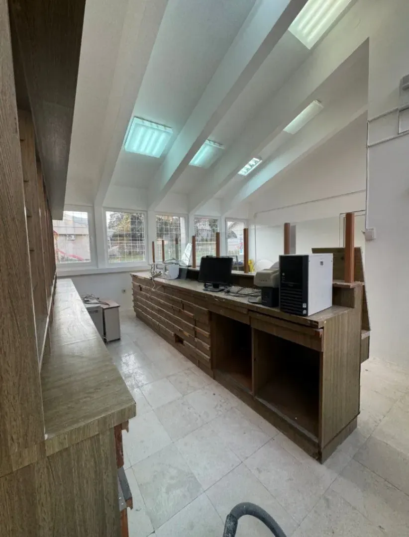 Rent, office space, 50m², Sutomore, Bar