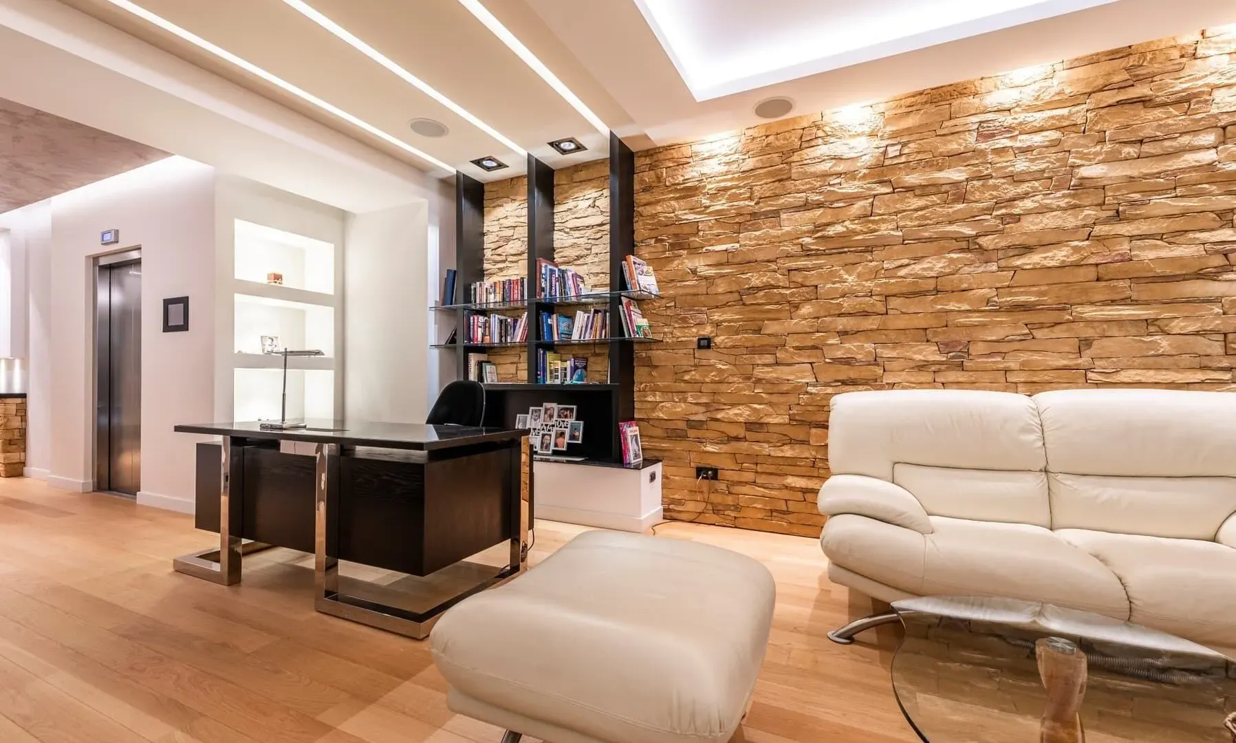 Sale, two bedroom apartment, 107m², Centar, Budva