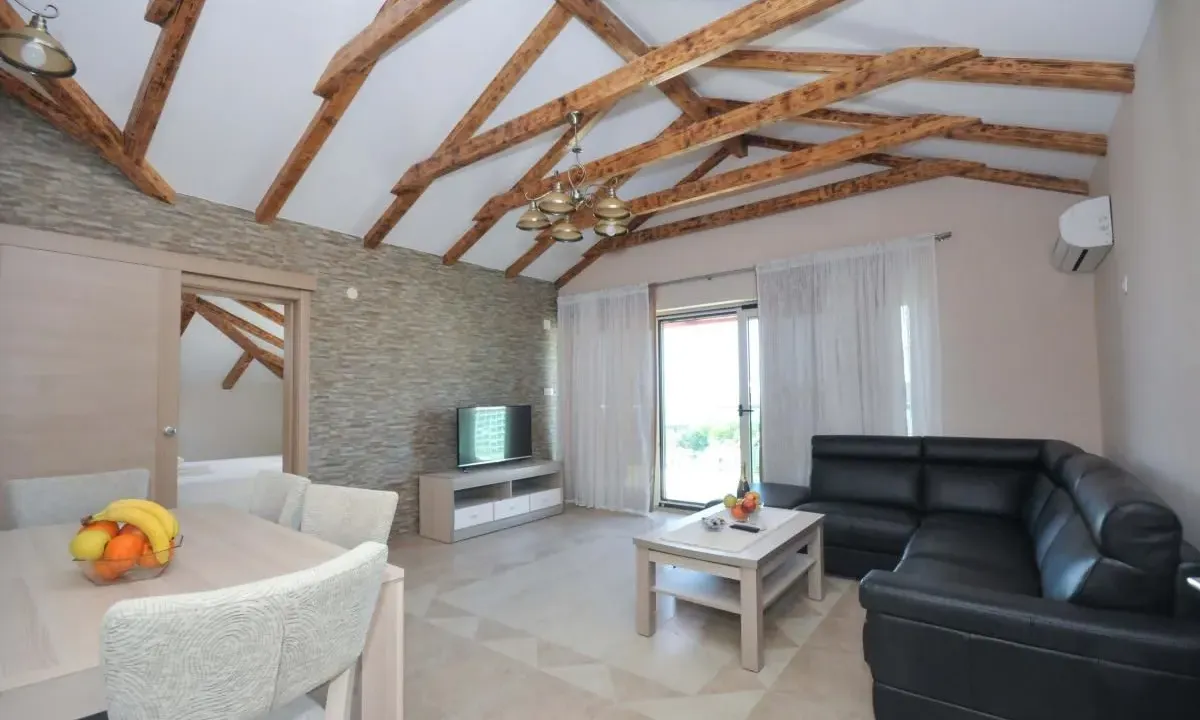 Prodaja, četvorosoban stan, 137m², Bečići, Budva