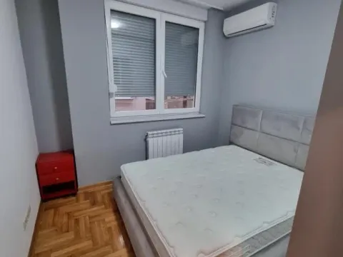 Izdavanje, trosoban stan, 73m², Vračar Sve Podlokacije, Beograd - image 7