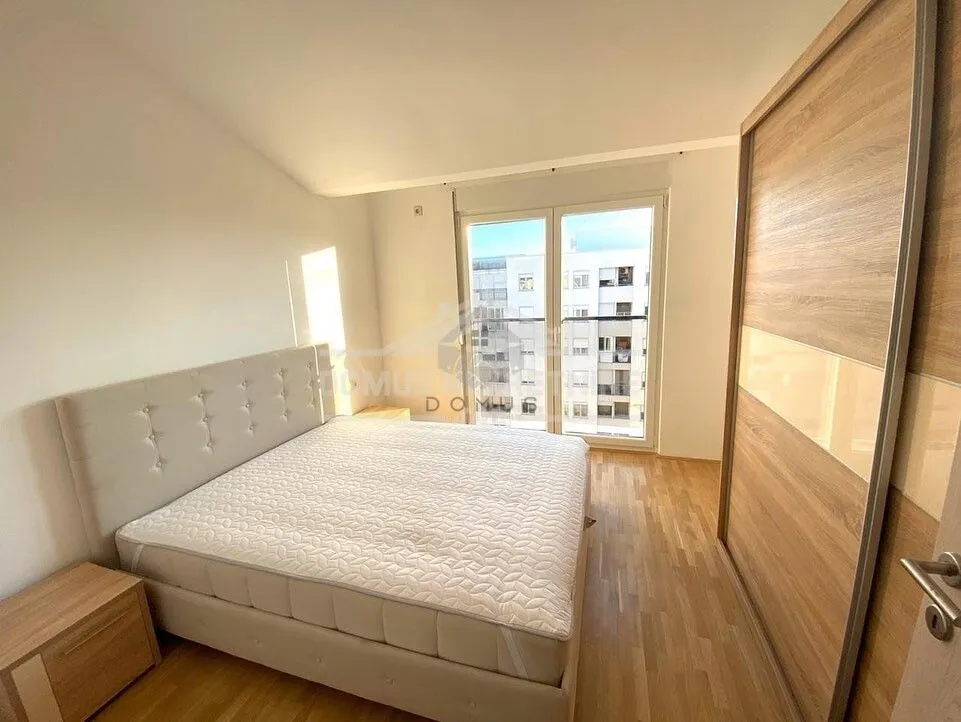 Prodaja, jednosoban stan, 45m², Blok 9, Podgorica