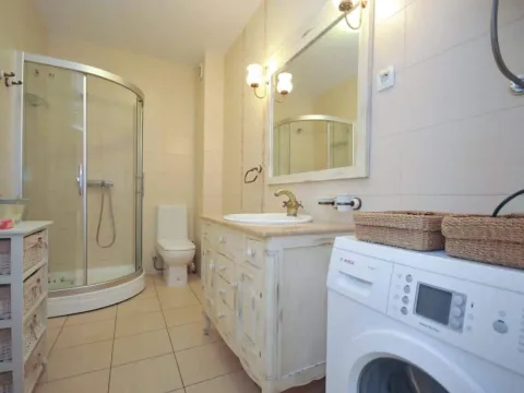 Sale, two bedroom apartment, 64m², Centar, Budva - image 11