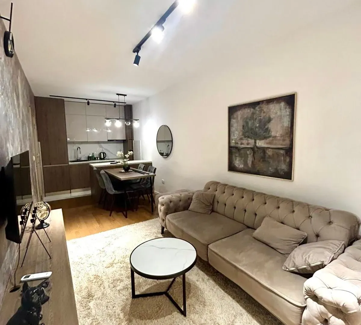 Izdavanje, dvosoban stan, 60m², Pobrežje, Podgorica