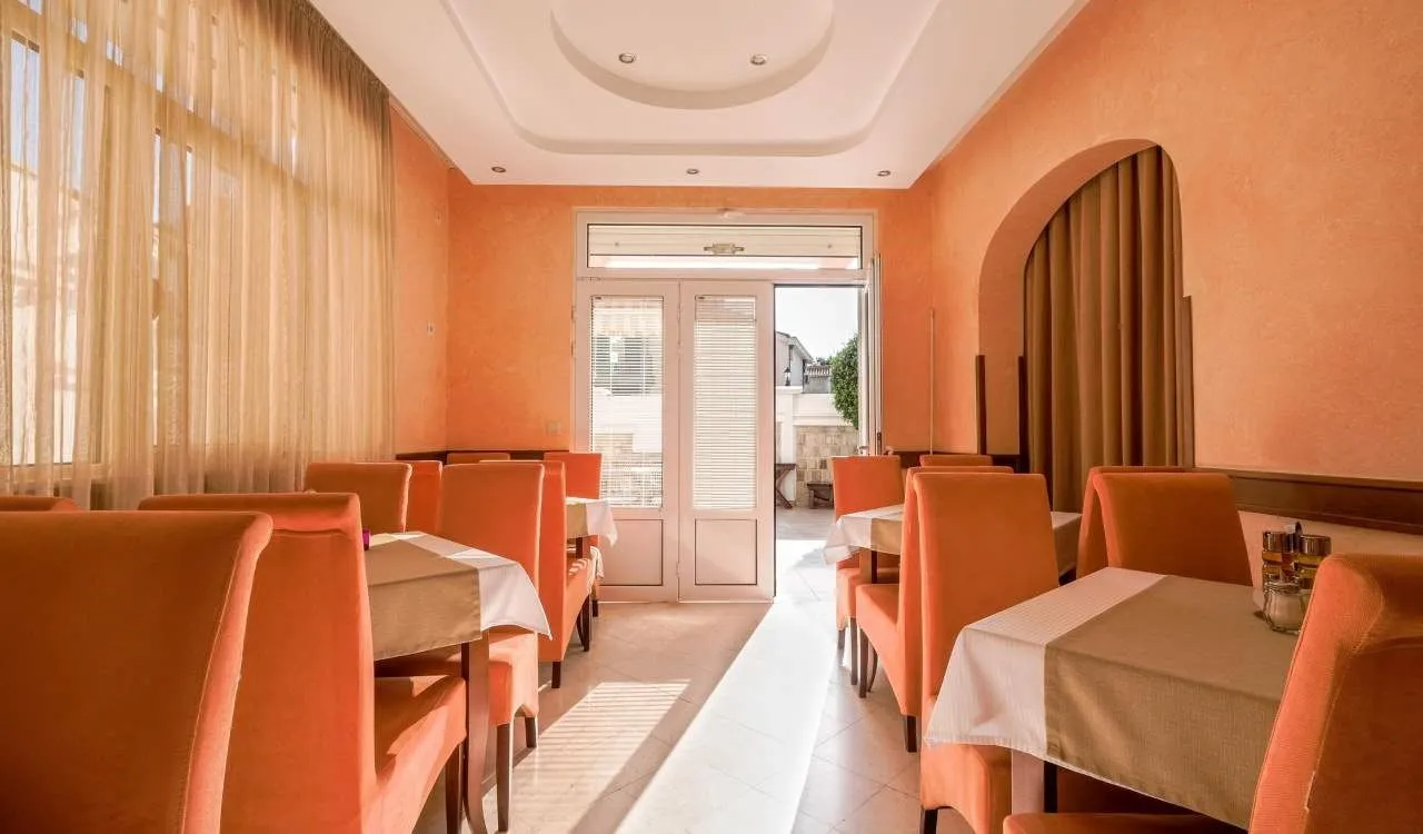 Prodaja, ugostiteljski objekat, 1256m², Podkošljun, Budva
