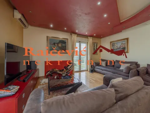 Sale, four bedroom apartment, 142m², Savski Venac, Beograd - image 2