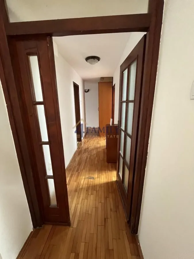 Prodaja, trosoban stan, 88m², Zemun Sve Podlokacije, Beograd