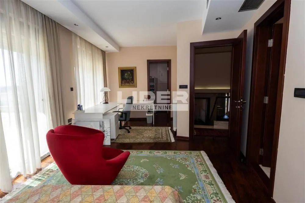 Sale, house, 600m², Savski Venac, Beograd