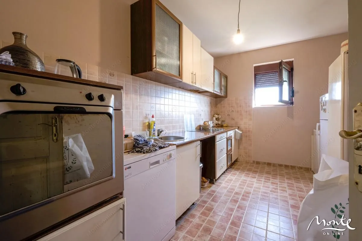 Sale, house, 280m², Bar, Crna Gora