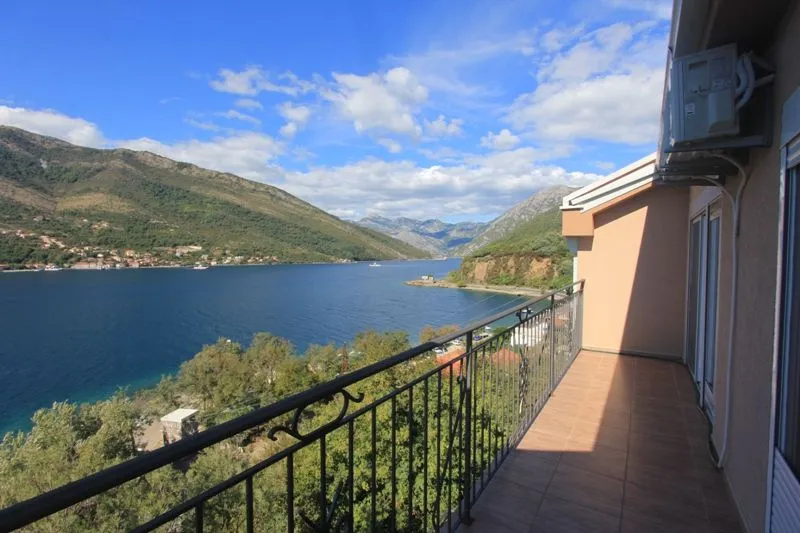Prodaja, kuća, 170m², Lepetani, Tivat