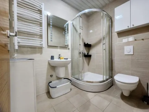 Izdavanje, dvosoban stan, 70m², City Kvart, Podgorica - image 9