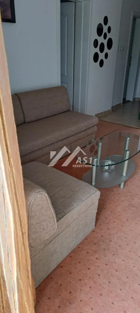 Izdavanje, jednosoban stan, 36m², Bulevar Evrope, Novi Sad Sve Podlokacije