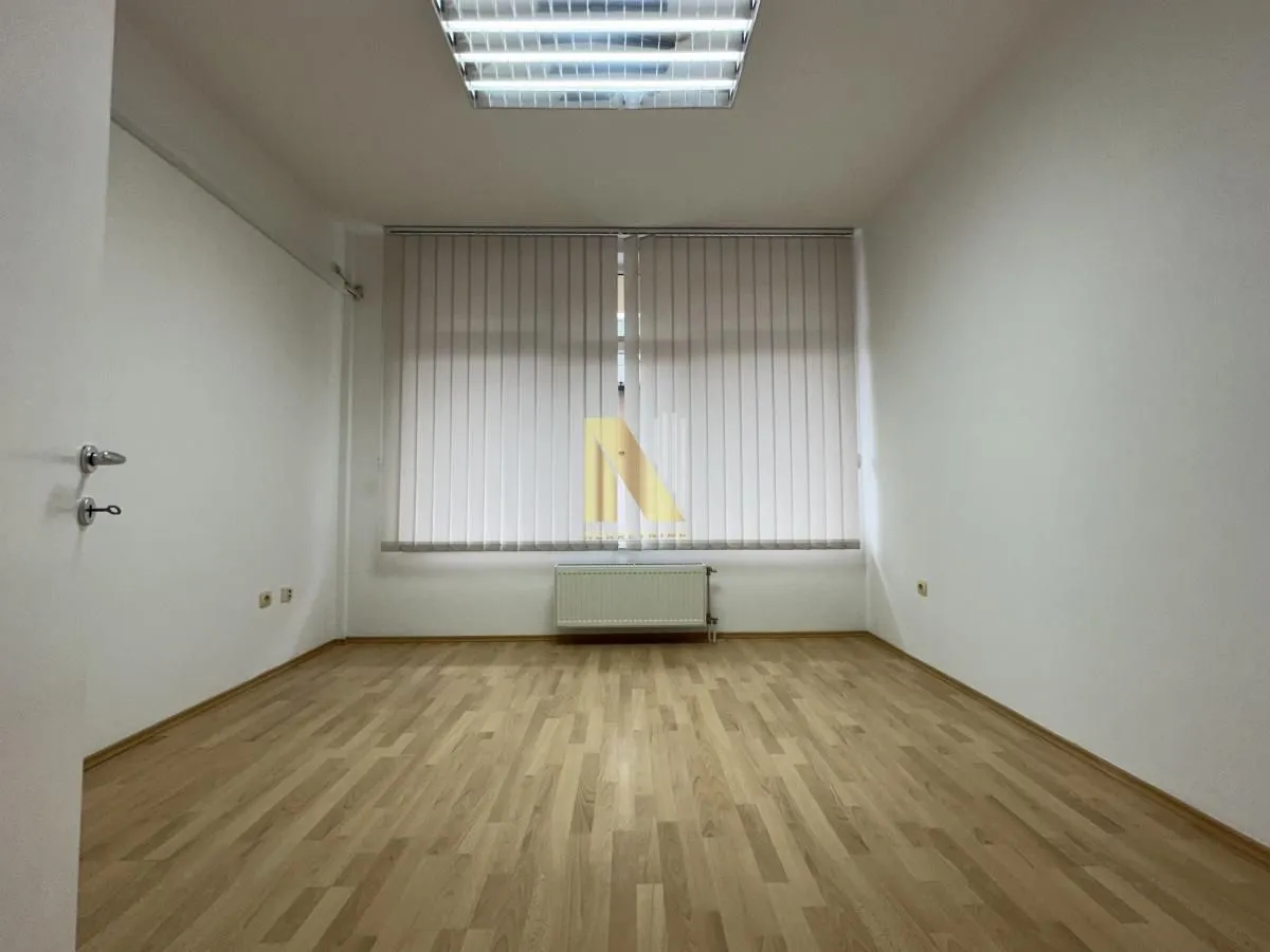 Rent, office space, 237m², Centar, Novi Sad