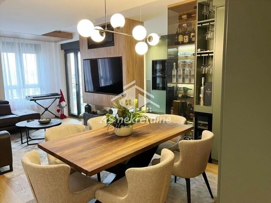 Rent, three bedroom apartment, 85m², Vračar Sve Podlokacije, Beograd