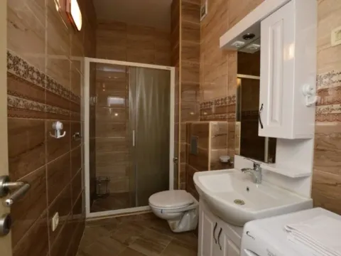 Izdavanje, dvosoban stan, 70m², Kumbor, Herceg Novi - image 10