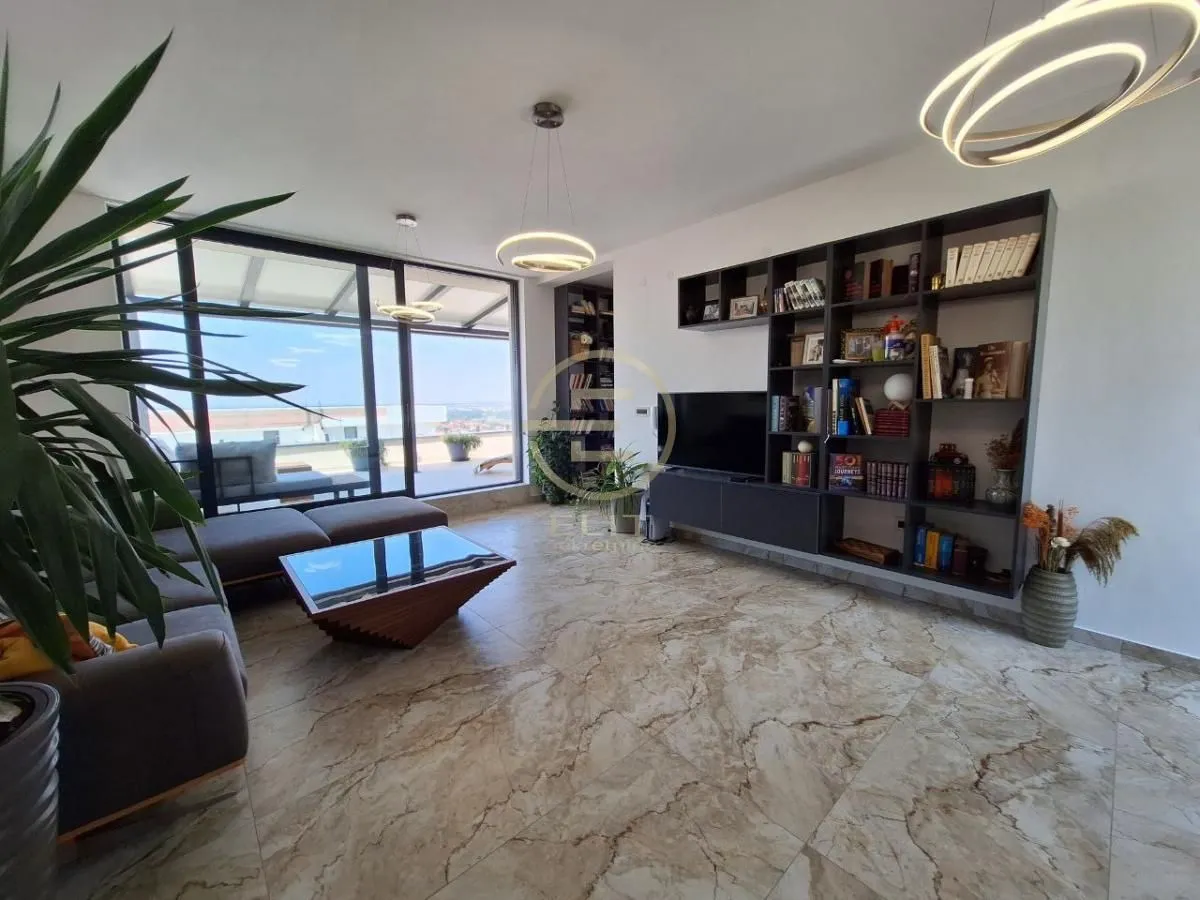 Prodaja, stan, 145m², Sremska Kamenica, Petrovaradin