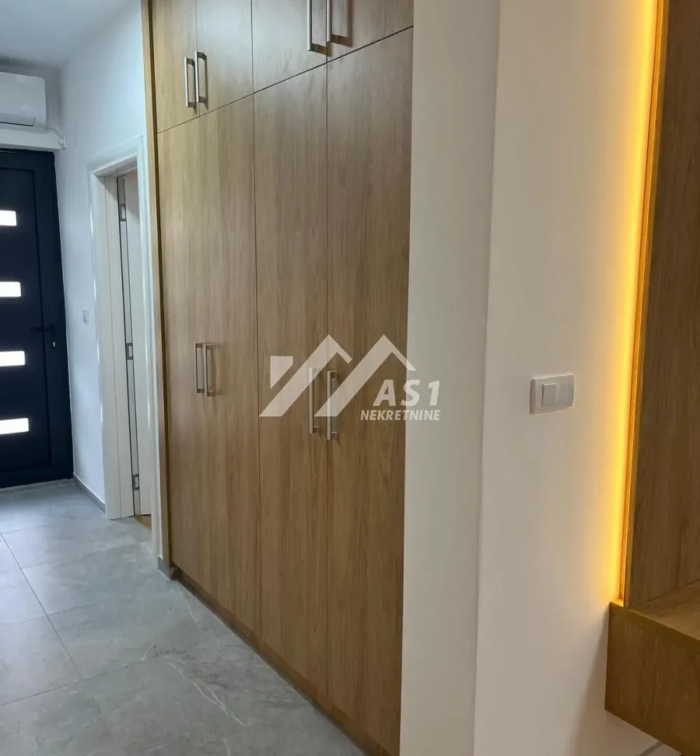 Izdavanje, trosoban stan, 56m², Klisa, Novi Sad Sve Podlokacije