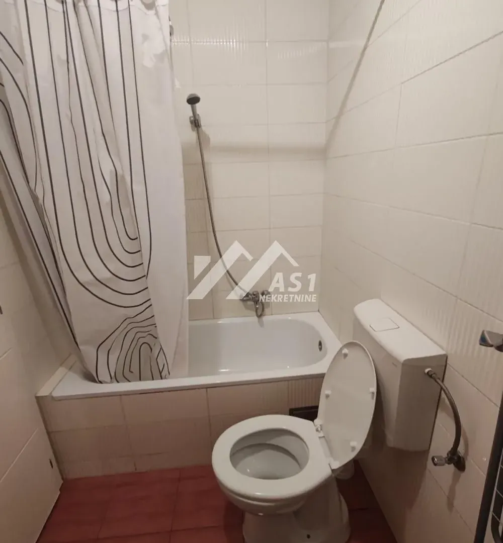Prodaja, jednosoban stan, 36m², Bulevar patrijarha Pavla, Novi Sad Sve Podlokacije