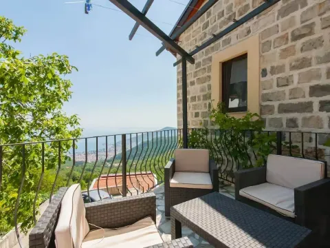 Izdavanje, kuća, 110m², Lapčići, Budva - image 15