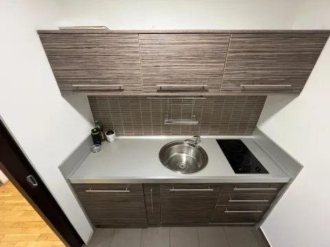 Izdavanje, poslovni prostor, 70m², Preko Morače, Podgorica - image 8