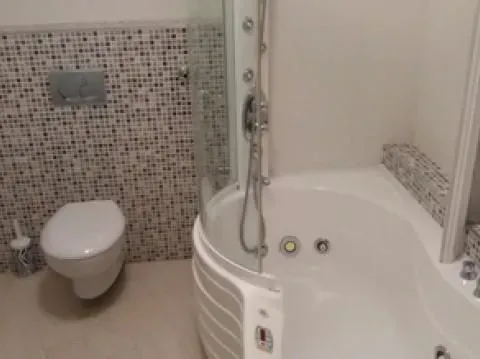 Izdavanje, četvorosoban stan, 180m², Vračar Sve Podlokacije, Beograd - image 12