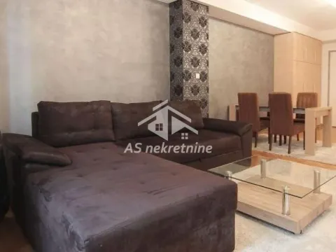 Izdavanje, trosoban stan, 89m², Stari Grad, Beograd - image 3