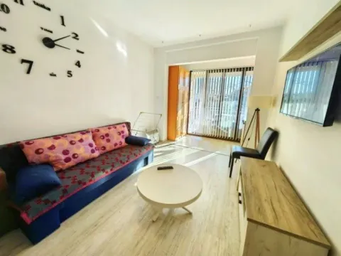 Izdavanje, trosoban stan, 130m², Dumidran, Tivat - image 4