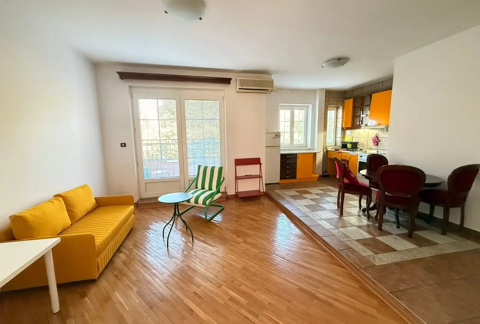 Izdavanje, jednosoban stan, 50m², Centar, Podgorica