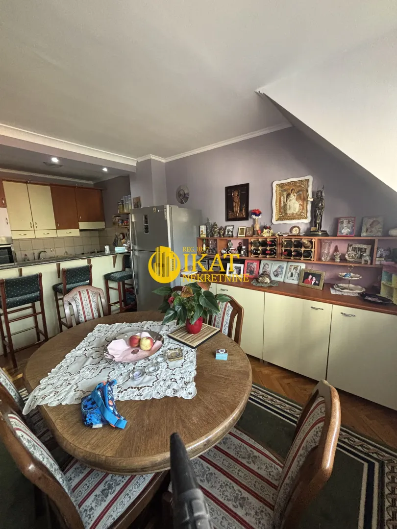 Sale, three bedroom apartment, 112m², Zemun Sve Podlokacije, Beograd