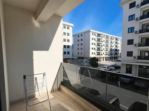 Izdavanje, jednosoban stan, 48m², City Kvart, Podgorica - image 2