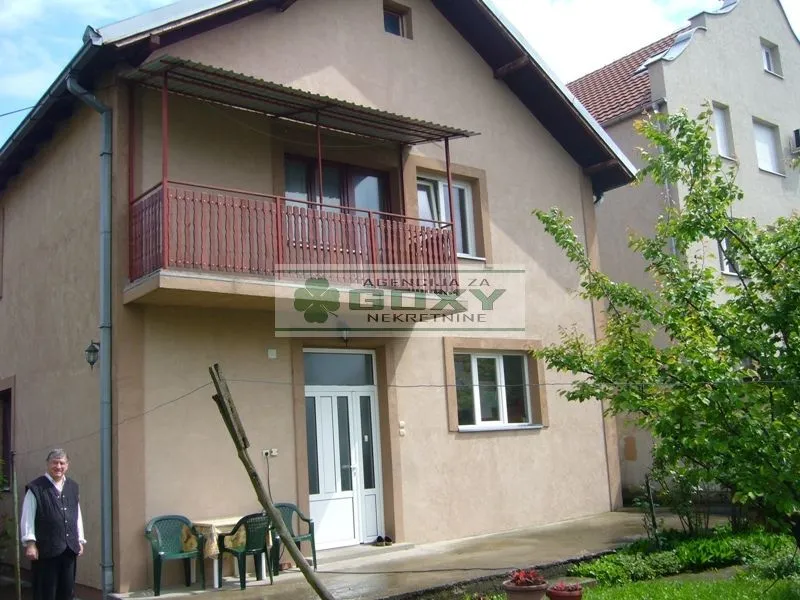 Prodaja, kuća, 245m², Zemun Sve Podlokacije, Beograd