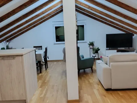 Rent, two bedroom apartment, 88m², Kalimanj, Tivat - image 12