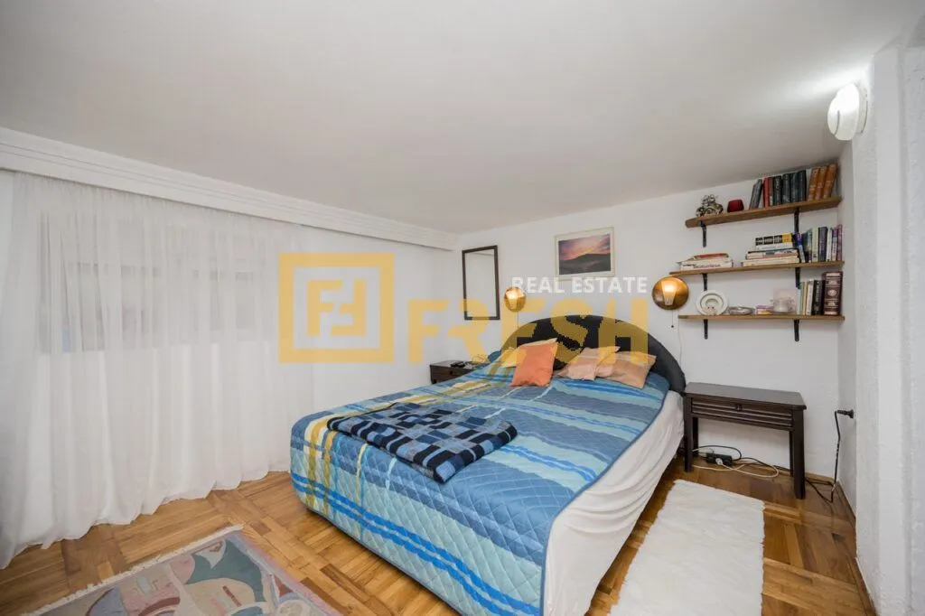 Sale, house, 350m², Vranići, Podgorica