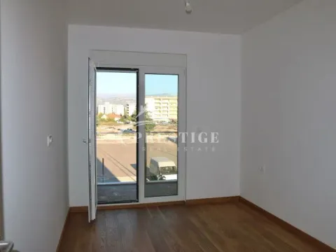 Prodaja, dvosoban stan, 71m², City Kvart, Podgorica - image 2