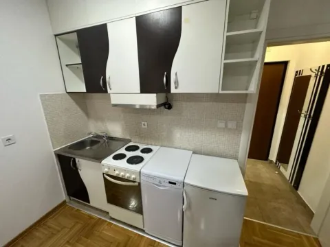 Izdavanje, jednosoban stan, 38m², Lazi, Budva - image 8