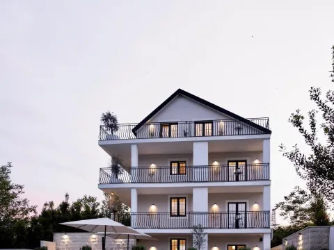 Prodaja, kuća, 424m², Tivat, Crna Gora - image 2