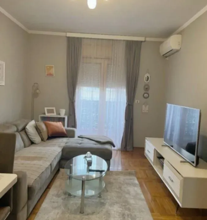 Izdavanje, jednosoban stan, 47m², Preko Morače, Podgorica