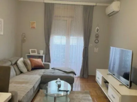 Izdavanje, jednosoban stan, 47m², Preko Morače, Podgorica