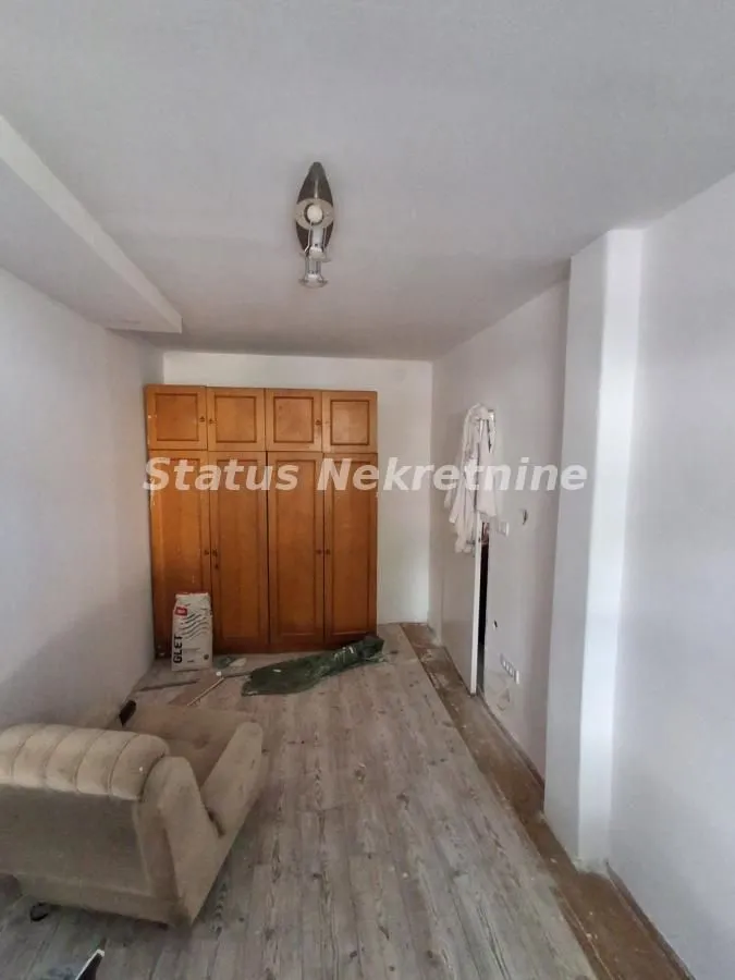 Izdavanje, dvosoban stan, 42m², Petrovaradin, Novi Sad
