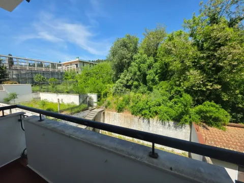 Rent, three bedroom apartment, 200m², Gorica C, Podgorica - image 14