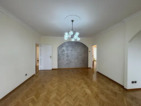 Izdavanje, poslovni prostor, 135m², Senjak, Beograd - image 11