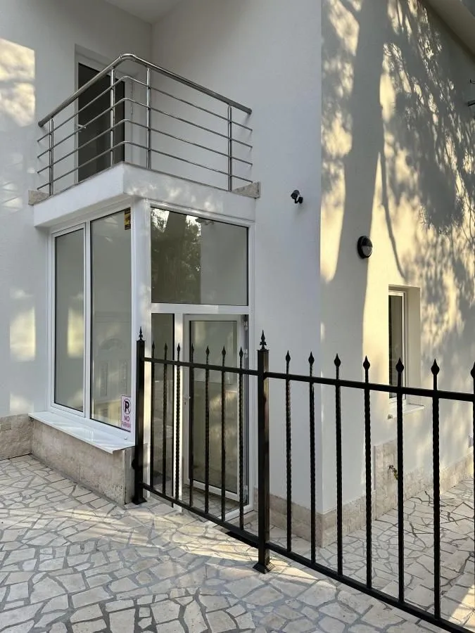 Sale, house, 220m², Bar, Crna Gora