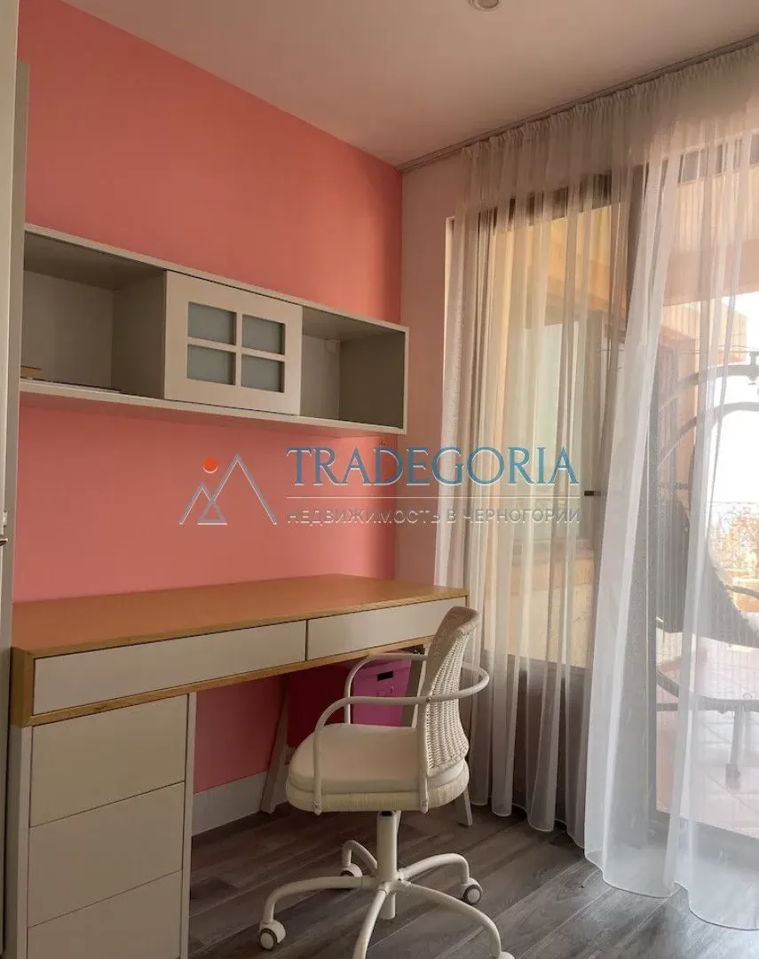 Prodaja, četvorosoban stan, 222m², Dobra Voda, Bar