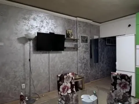 Izdavanje, trosoban stan, 60m², Uciteljsko Naselje, Zvezdara Sve Podlokacije - image 3