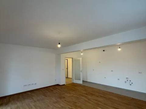 Sale, three bedroom apartment, 105m², Stari Aerodrom, Podgorica - image 2