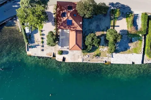Sale, house, 130m², Muo, Kotor - image 2